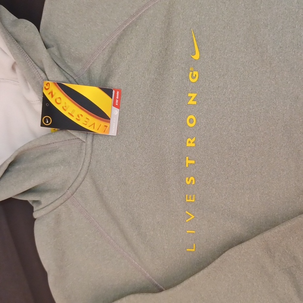 NWT Nike Livestrong therma-fit hoody